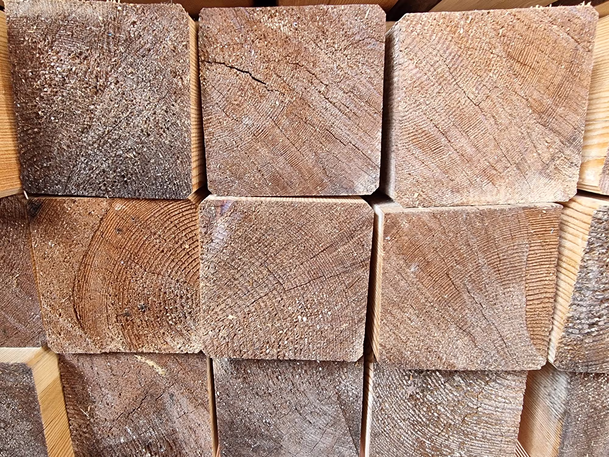 9 x 9 cm Kantholz, roh_9-x-9-cm-kantholz-roh-90x90x4000mm-ad---lufttrocknung-laerche-saegerau-01