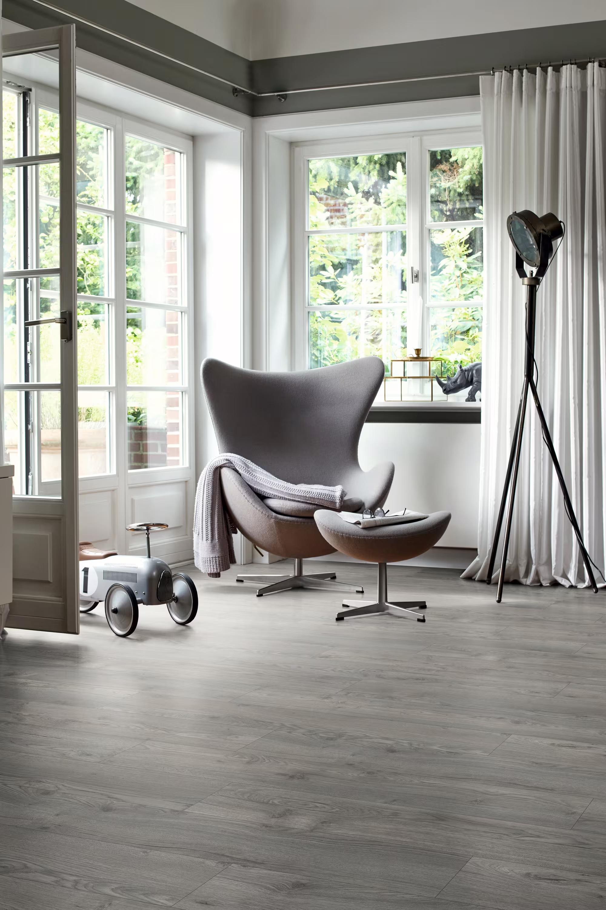 egger-10-mm-egger---avery-eiche-grau---el1028-10x193x1292mm-blauer-engel-24h-wasserresistent-20-jahre-im-wohnbereich-nein-2332-kurzdiele-02 10 mm EGGER - Avery Eiche grau - EL1028